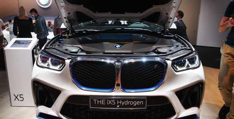 與豐田共同研發(fā)，寶馬首款氫燃料電池SUV iX5 Hydrogen亮相.jpg