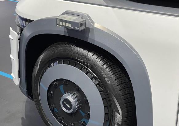 現(xiàn)代Trailer Drone概念卡車亮相，拉貨能手.jpg