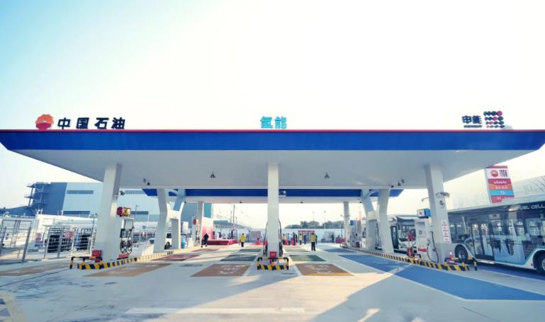 建設國際氫能谷！上海臨港新片區平霄路油氫合建站正式投運.jpg